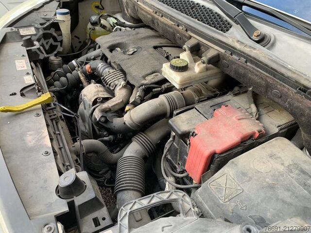 Kompaktni kombi Peugeot Partner  3 posti   Km: 144.200