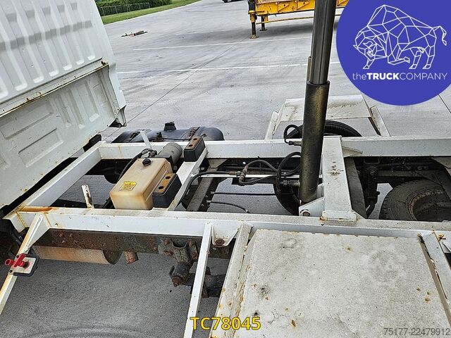Skraldevogn Nissan Cabstar 120cv dc benne