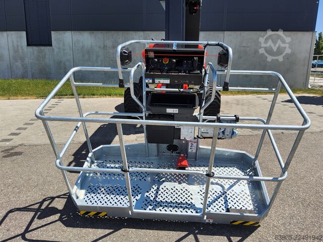 Artikulisan teleskopski bum lift Manitou 180 ATJ