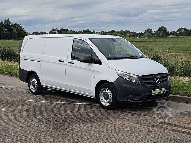 High-roof van MERCEDES-BENZ VITO 111
