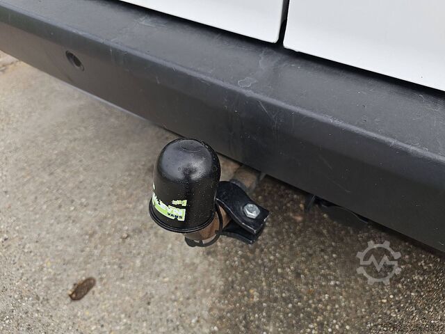 High-roof van MERCEDES-BENZ VITO 111