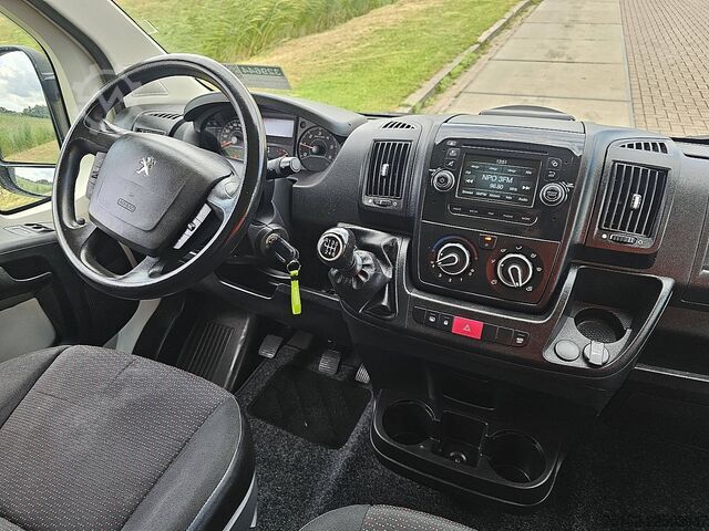 High-roof van PEUGEOT BOXER 2.0