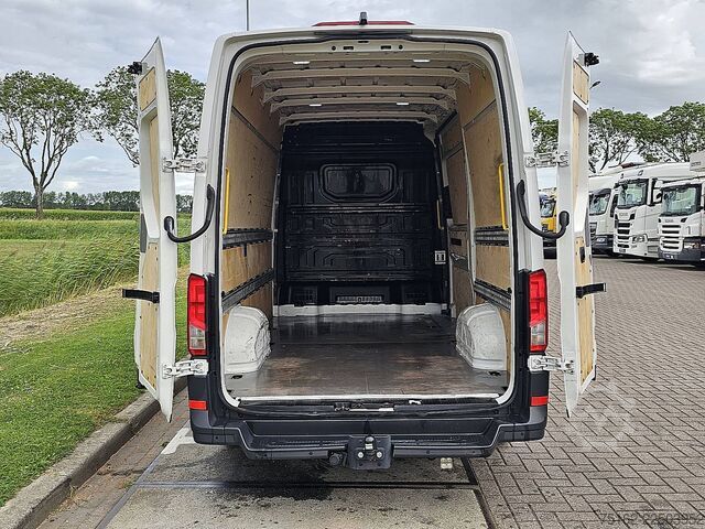 High-roof van MAN TGE 3.140