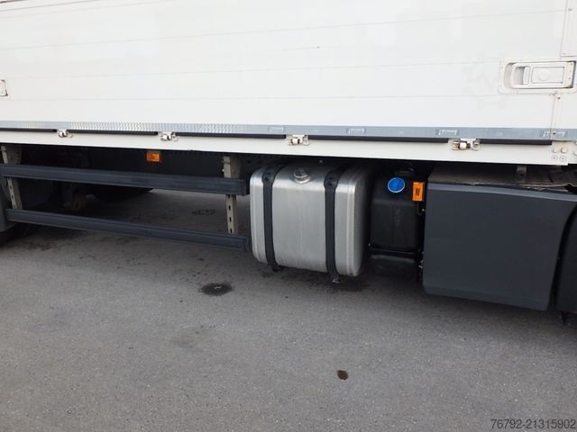 Truk minuman SCANIA P 280 B Getränkeko. 7,3m/Lasi/LBW/2xAHK/Vollluft