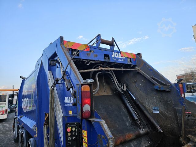 Camião de lixo VOLVO FE-320 6x2 Lift/Lenk Luft/Luft JOAB Anac