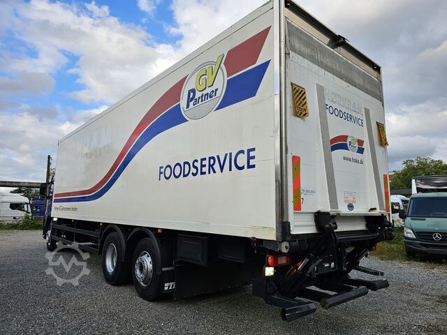 Camión con caja refrigerada VOLVO FM330 6x2 FRIGOBLOCK Multizone Lenk u. L