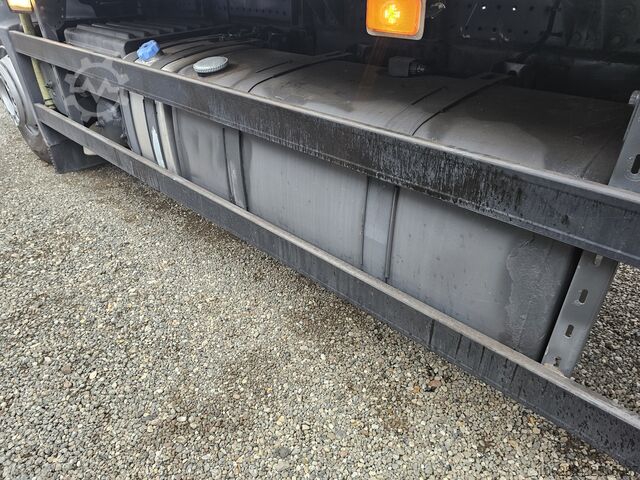 рефрижераторний вантажівка Volvo FM330 Multizone Lenk u. Kühlkoffer