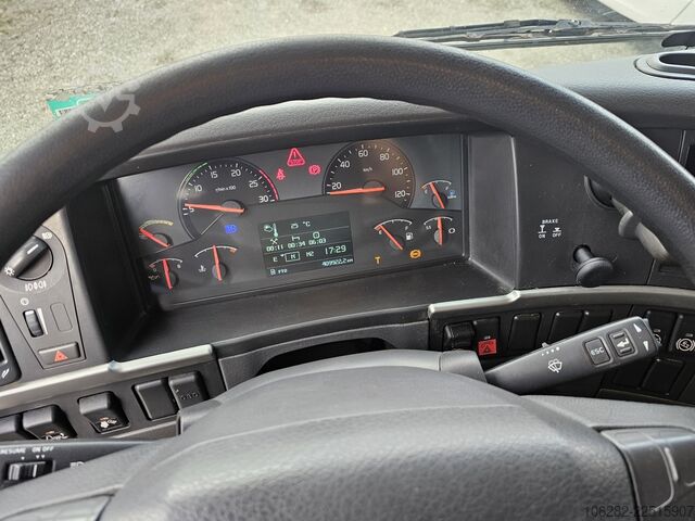 рефрижераторний вантажівка Volvo FM330 Multizone Lenk u. Kühlkoffer