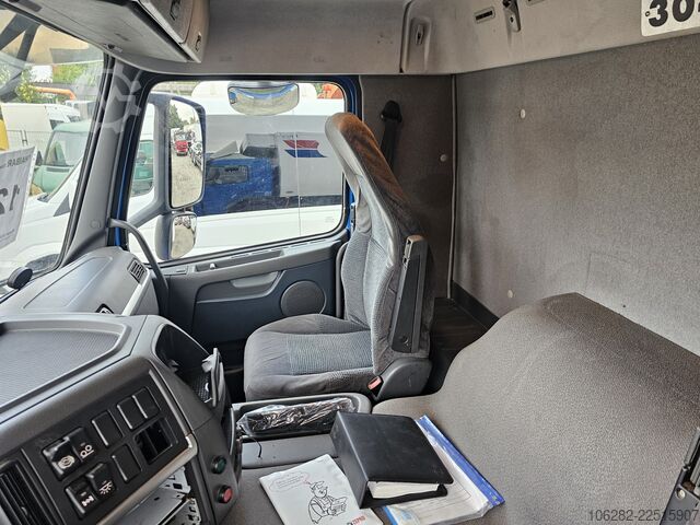 рефрижераторний вантажівка Volvo FM330 Multizone Lenk u. Kühlkoffer