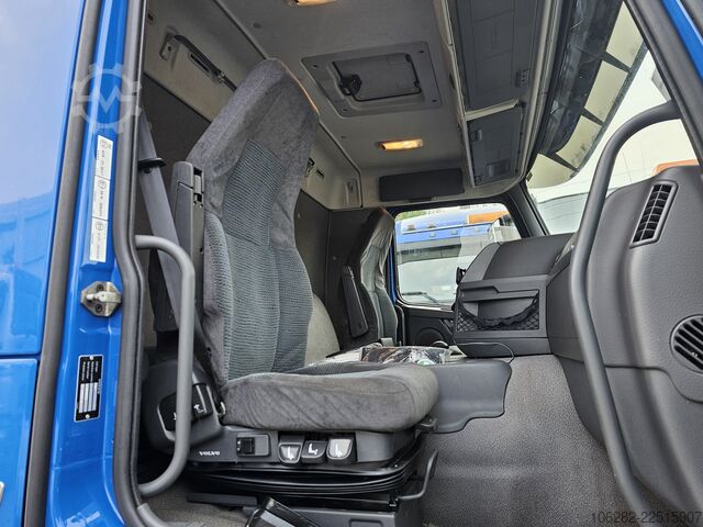 рефрижераторний вантажівка Volvo FM330 Multizone Lenk u. Kühlkoffer