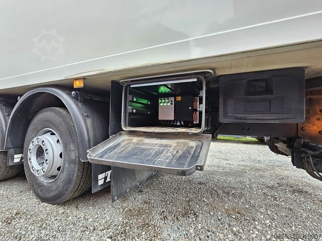 рефрижераторний вантажівка Volvo FM330 Multizone Lenk u. Kühlkoffer