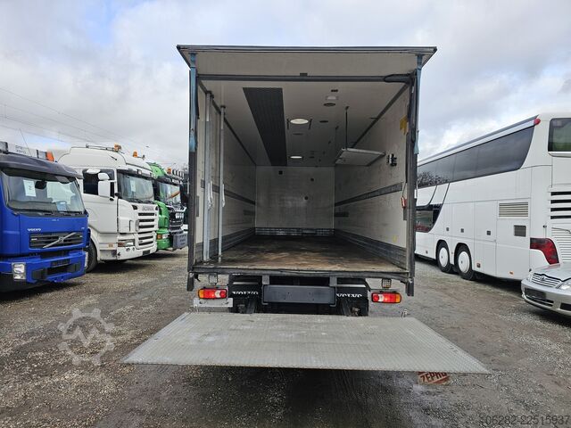 Kuorma-auto umpikorilla Volvo FL 240 4x2 14Tons Hebebühne Blatt/Luft