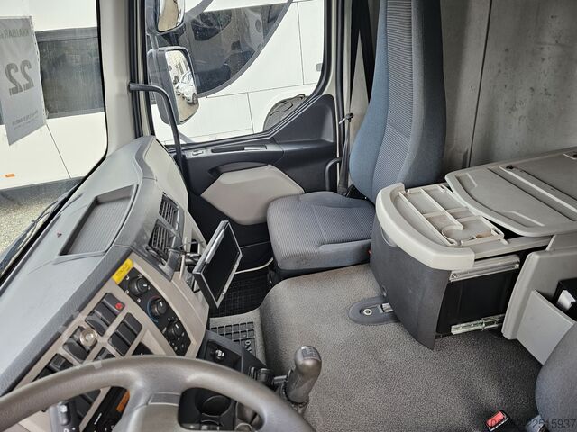 Kuorma-auto umpikorilla Volvo FL 240 4x2 14Tons Hebebühne Blatt/Luft