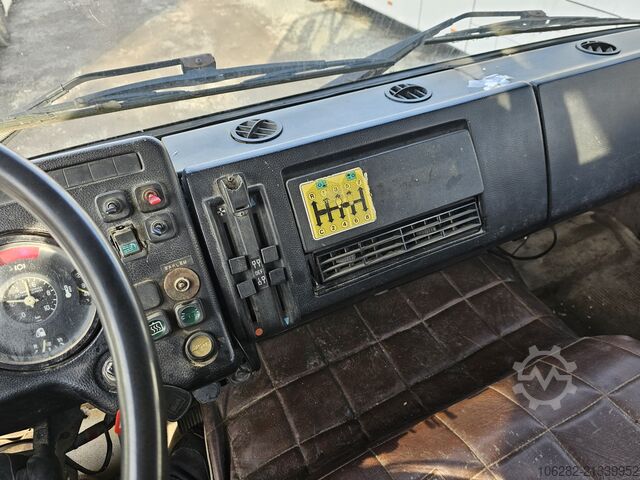 Trijų pusių savivartis sunkvežimis Mercedes-Benz 1719 AK 4x4 V6 Steel/Steel Manuell Dreis