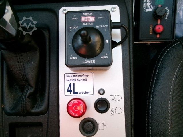 Furgon FORD Ranger DoKa Tremor Stndhz Winterd Schild+Streuer