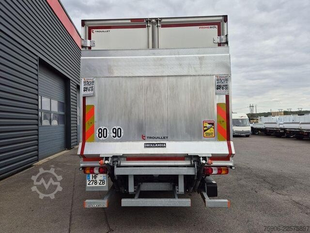 Kassabíll Mercedes-Benz Atego