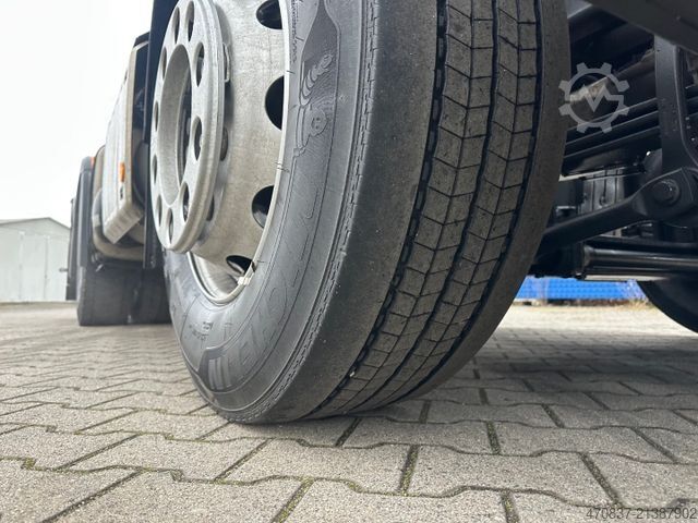 Haakarm vrachtwagen MERCEDES-BENZ Arocs 3243 8x2 / M-Tec HLS 20 Silosteller + Funk