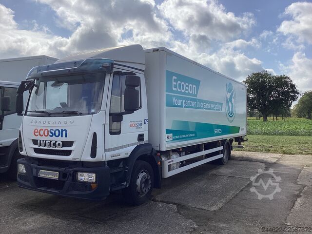 Xe thùng kín Iveco 120
