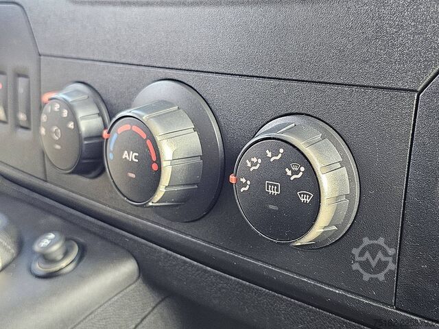 Грузоподъемная платформа RENAULT MASTER T35 laadklep EURO6