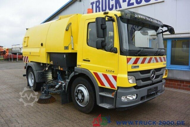 Gatvių valymo mašina Mercedes-Benz Atego 1524 Bucher Johnston VS650 Deutsches Gerät