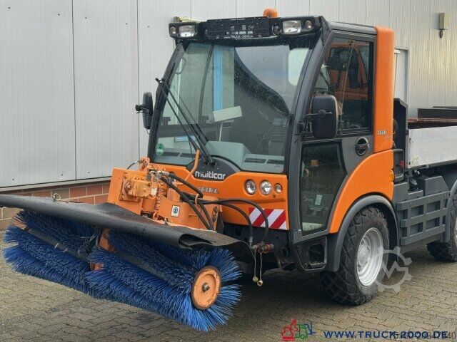 Barredora de calzadas Multicar Tremo X56 Winterdienst Streuer + Besen NUR8568KM