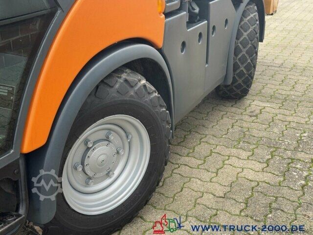 Măturătoare stradală Multicar Tremo X56 Winterdienst Streuer + Besen NUR 14TKM