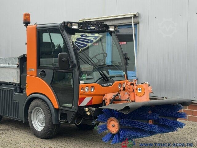 Barredora de calzadas Multicar Tremo X56 Winterdienst Streuer + Besen NUR7536KM