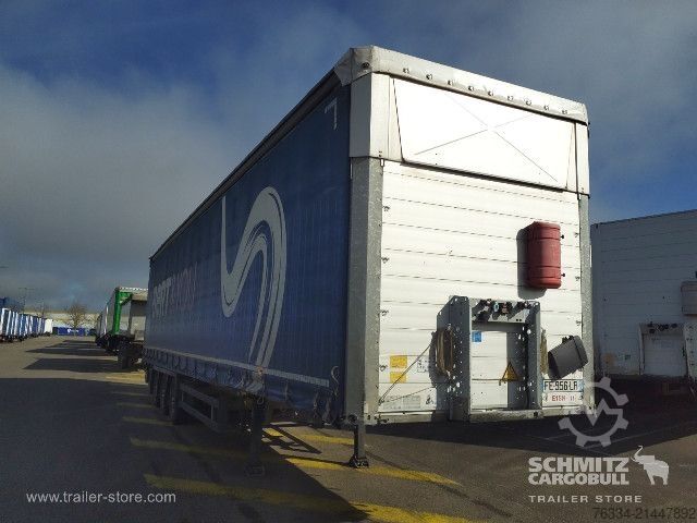 Åpen semitrailer med presenning Schmitz Cargobull Semitrailer Curtainsider Mega