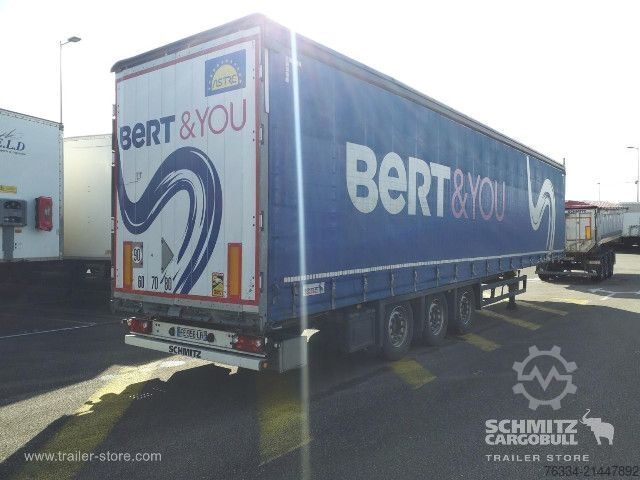 Åpen semitrailer med presenning Schmitz Cargobull Semitrailer Curtainsider Mega