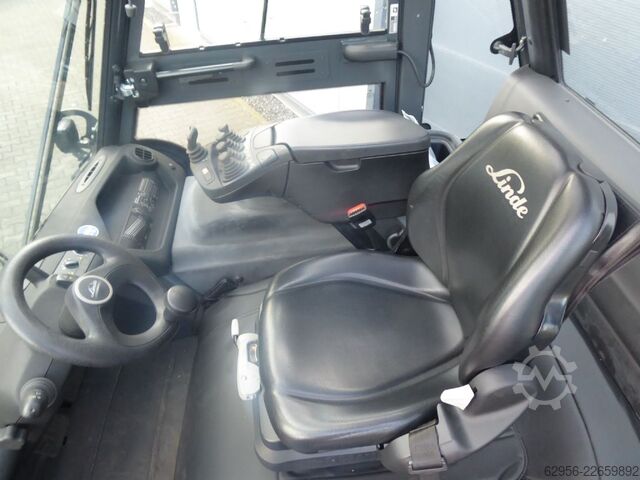 Carretilla eléctrica de 4 ruedas Linde E60-01