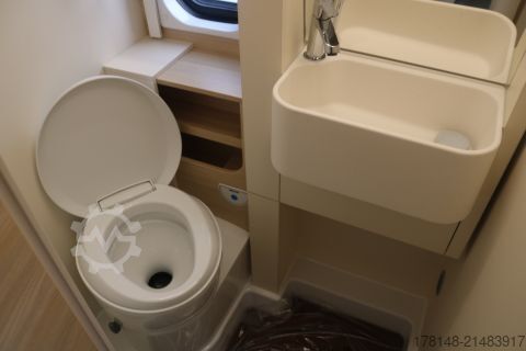 Kastenwagen Wohnmobil / Campervan Eura Mobil Van 595 HB