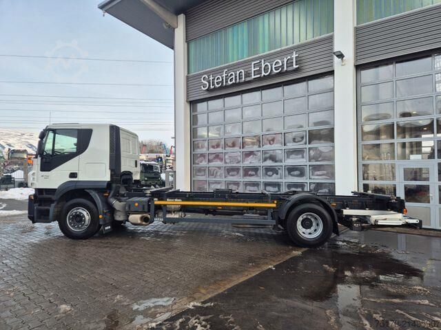 แชสซีพร้อมห้องโดยสารคนขับ Iveco Stralis AT190S31/FP CM BDF LBW unterfaltbar AHK