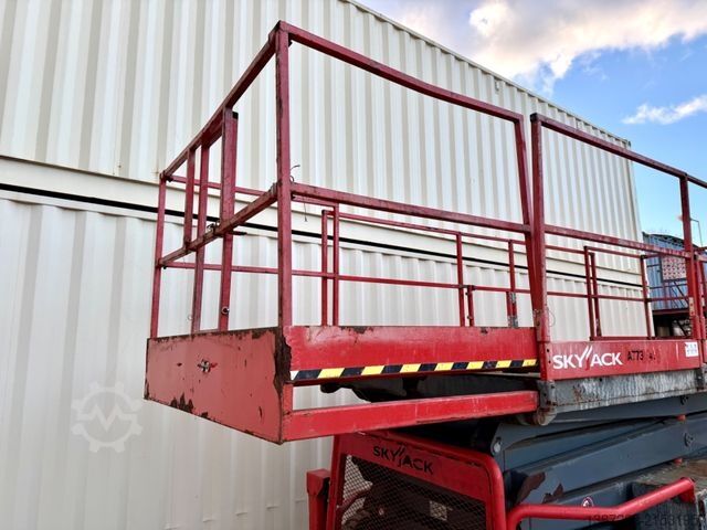 Arbetsplattform Skyjack SJ8841RT 4x4 Diesel / 14.3 Meter