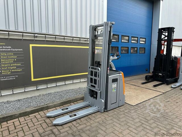 VS-22446 电动三重升降堆垛车 Still 4,716mm，工时少 STILL EXVSF14