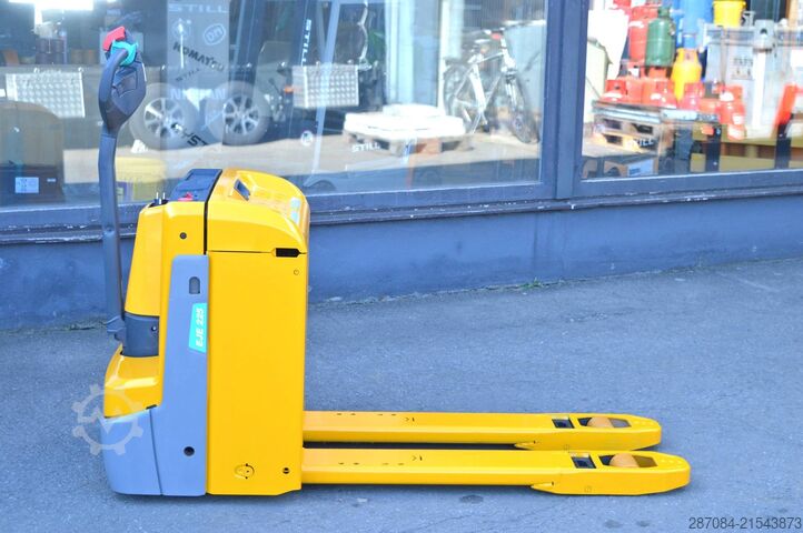 Niederhubwagen Jungheinrich EJE 225