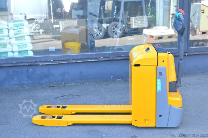 Niederhubwagen Jungheinrich EJE 225