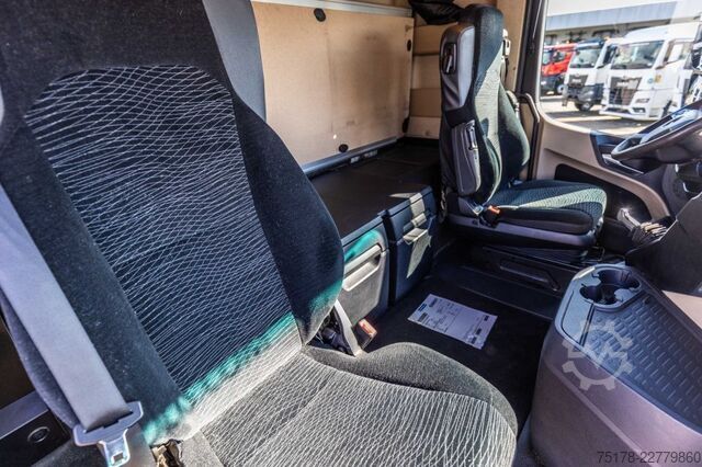 Šasija sa taksijem Mercedes-Benz ACTROS 2548