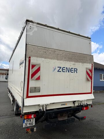 Skříňový nákladní automobil Renault D 240