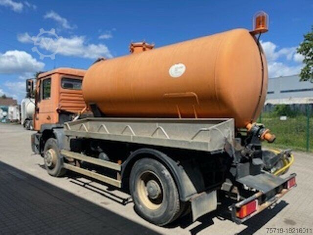 Spezial-LKW MAN 18.264 4x4 Straßenwaschwagen/Wasserwagen
