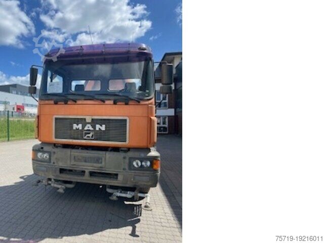 Spezial-LKW MAN 18.264 4x4 Straßenwaschwagen/Wasserwagen