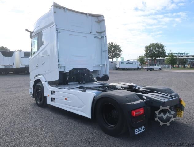 Tractor estándar DAF XG+ 530 Intarder Standklima Navigation Leder