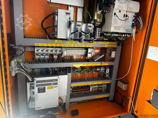 מרכז עיבוד שבבי אנכי HURCO VMX30t