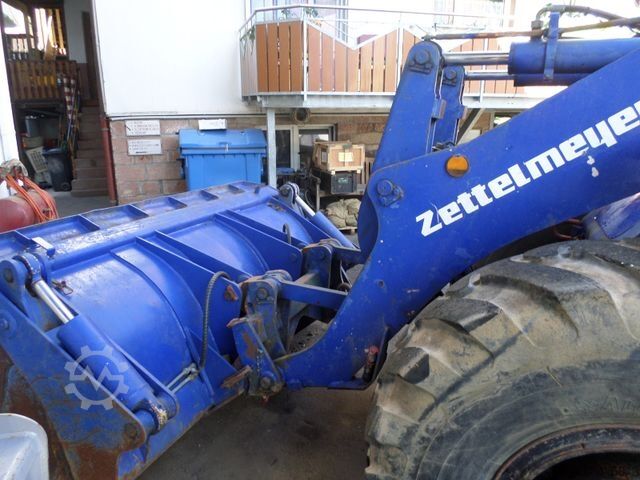 جرافة ذات عجلات ZETTELMEYER ZL  1801 4/1 Schaufel 14 To  1 Hand    THW