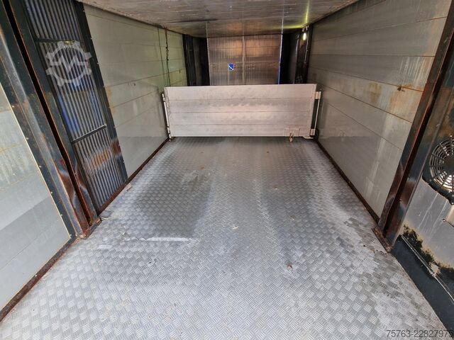 Transport de bétail Volvo FH 13.500 Globetrotter 8x2*6 - 3 deck livestock...