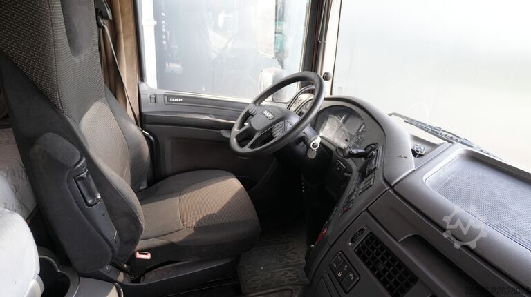 Cabeza tractora DAF XF 460 6x2 con grúa Palfinger PK 63002 EH. DAF XF 460 6x2 tracto runit with Palfinger PK 63002...