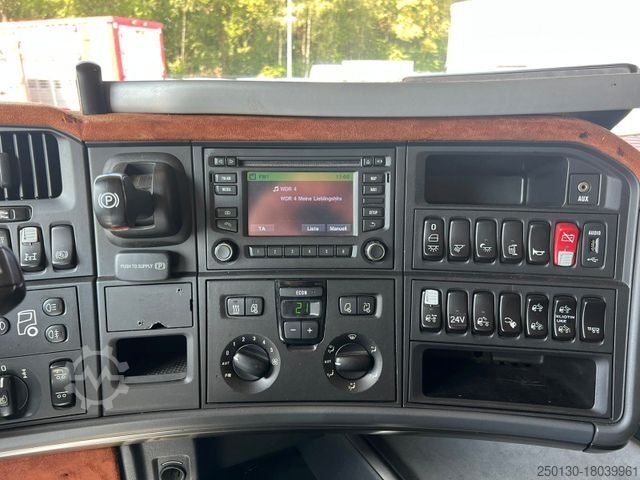 Standard nyergesvontató SCANIA R 620 V8 6x2 Liftachse Boogie Longline