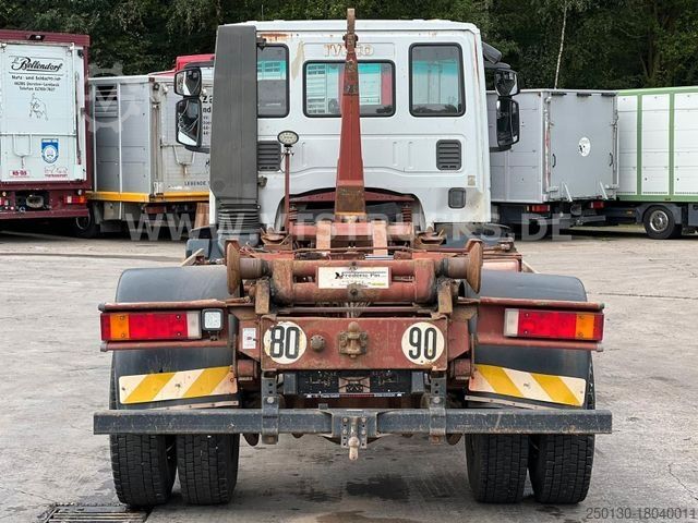 卷臂钩自卸卡车 IVECO EuroCargo 150E18 4x2 Euro 2 Abrollkipper