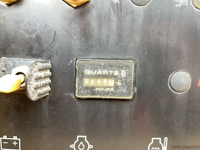 Mesa elevatória em tesoura JLG 4394RT (15m)