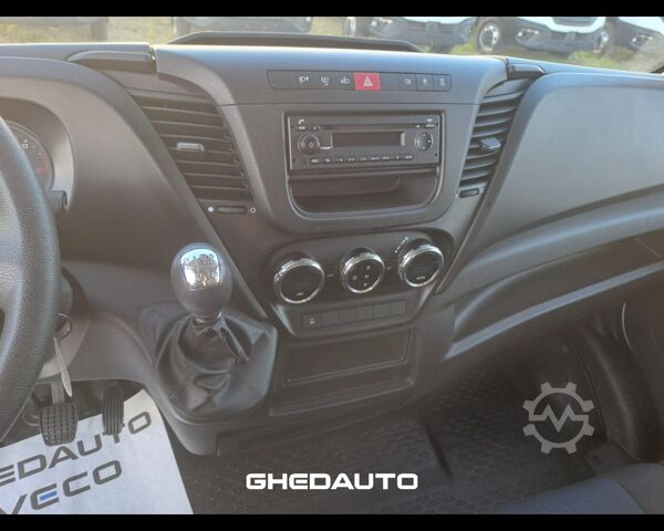 미니버스 IVECO 35C16 CON SPONDA CARICATRICE POSTERIORE