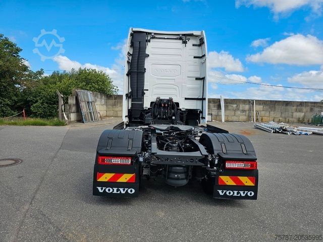 Standard tractor unit VOLVO Volvo 460 neues Modell, full Option, 2 Kreis Hyd